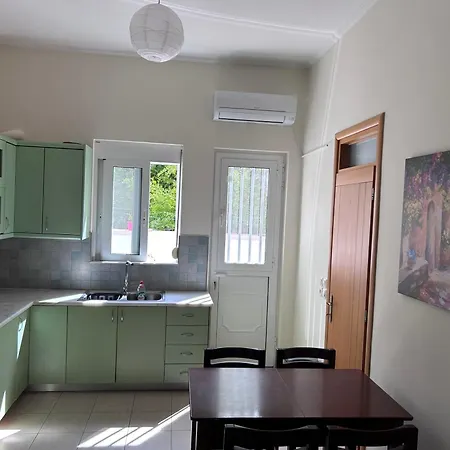 Family House Down Town Apartamento Cos